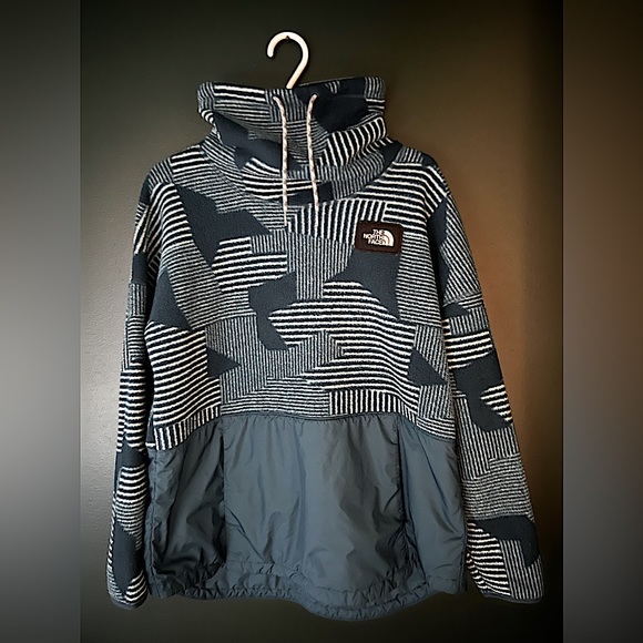 The North Face Jackets & Blazers - THE NORTH FACE Pullover Fleece & Fill Jacket Womens XL